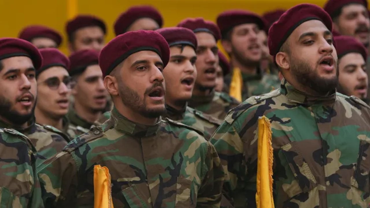 লেবাননে হিজবুল্লাহর সামরিক কার্যক্রমে নিষেধাজ্ঞা