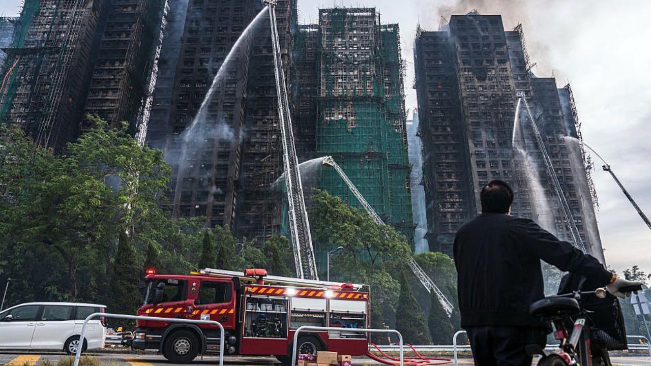 হংকংয়ে আবাসিক কমপ্লেক্সের আগুন নিয়ন্ত্রণে, নিহত বেড়ে ৯৪