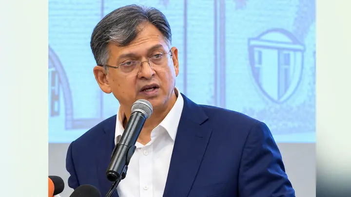 ‘জুলাই সনদের আইনি ভিত্তি নেই, তবে এর রাজনৈতিক সমঝোতার গুরুত্ব আইনি ভিত্তির চেয়ে বেশি’