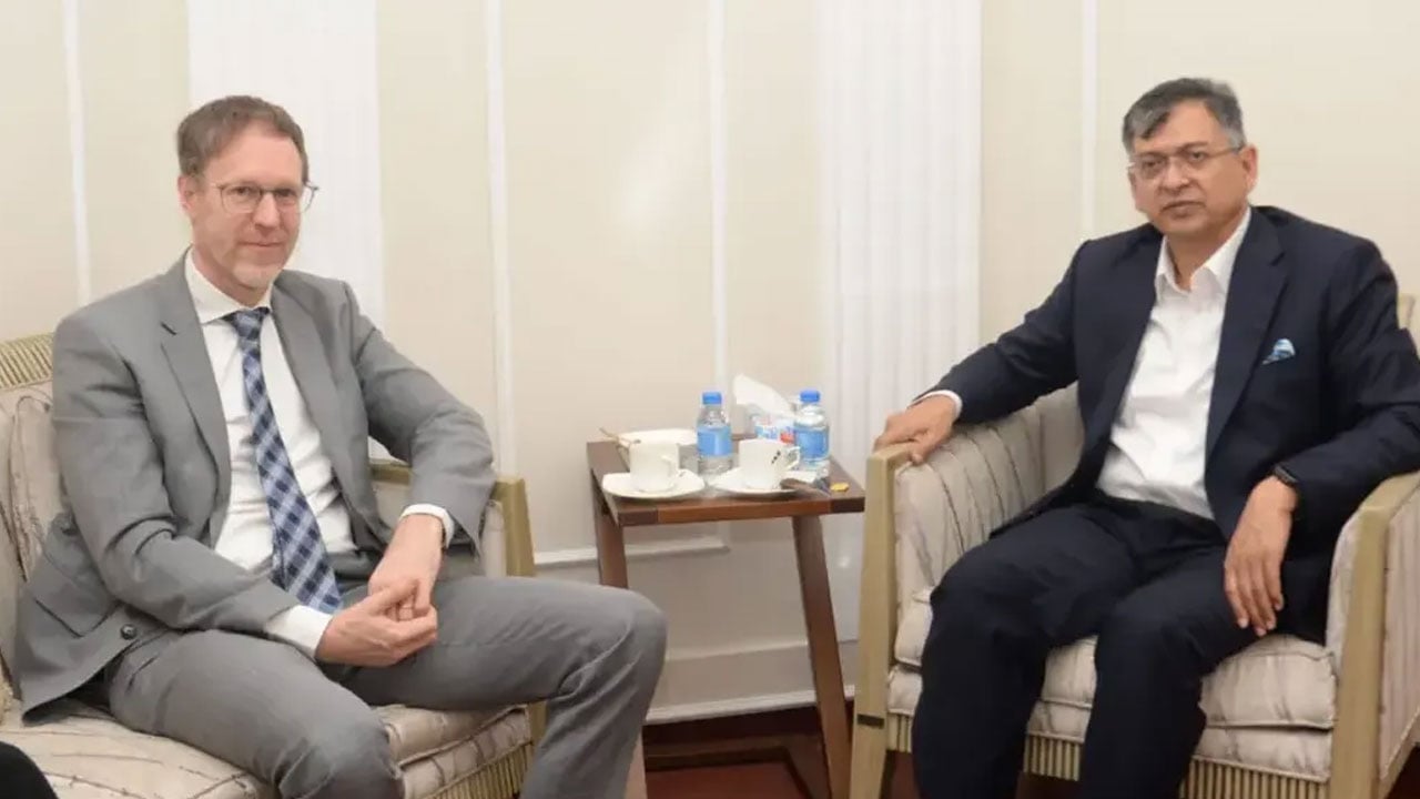 পুলিশ সংস্কারে সরকার কাজ করছে, রাতারাতি সম্ভব নয়: স্বরাষ্ট্রমন্ত্রী