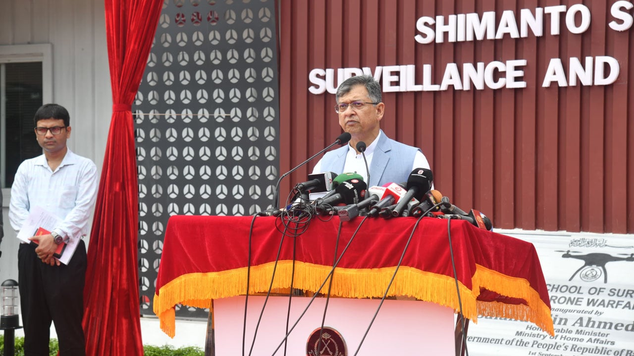 দুর্গম সীমান্তে নজরদারি বাড়াবে আধুনিক ড্রোন প্রযুক্তি: স্বরাষ্ট্রমন্ত্রী
