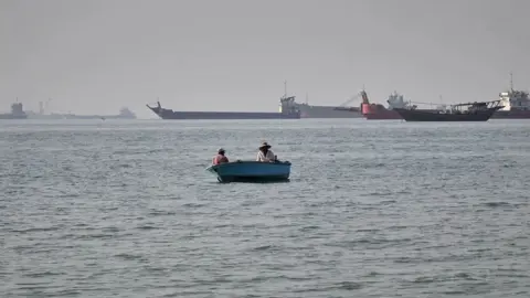 হরমুজ ট্যাংকারে হামলা, ৫ ভারতীয় নাগরিক উদ্ধার