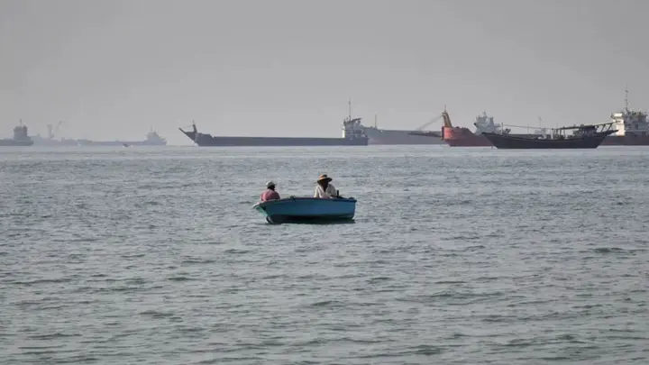 হরমুজ ট্যাংকারে হামলা, ৫ ভারতীয় নাগরিক উদ্ধার