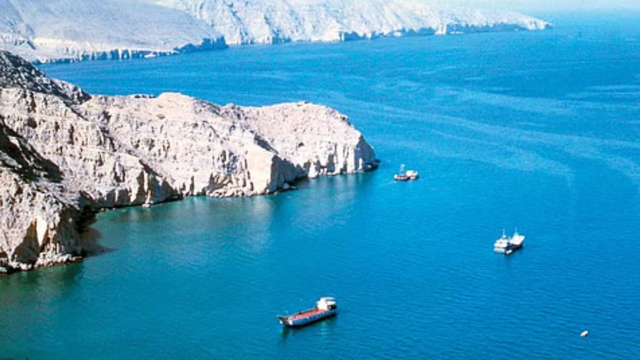 ইরান হরমুজ প্রণালীতে মাইন স্থাপন করায় হতবাক ট্রাম্প প্রশাসন