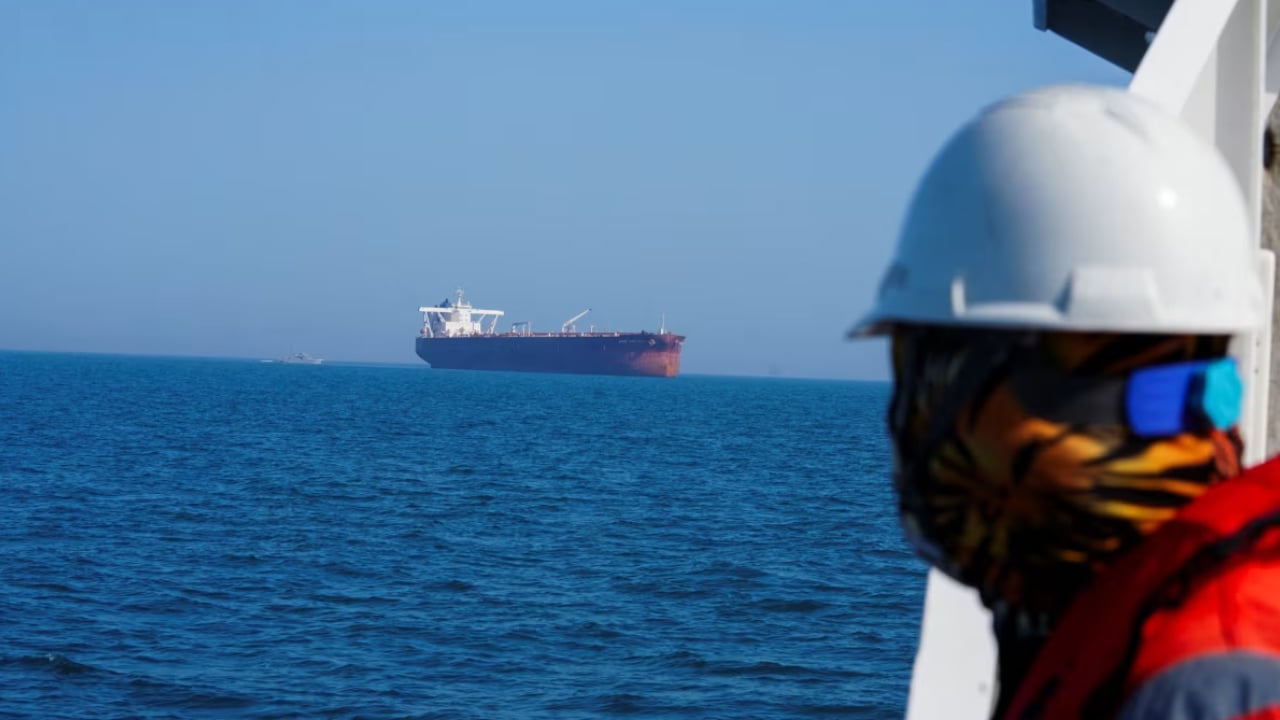 মার্কিন অবরোধ শুরুর পর ইরানে ফেরত গেছে ২১ জাহাজ: সেন্টকম