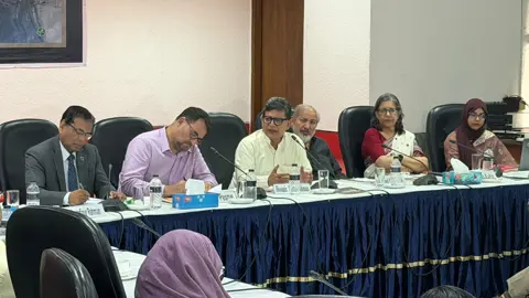 কাঠামোগত ফাঁদে আটকে আছে দেশের অর্থনীতি: হোসেন জিল্লুর রহমান
