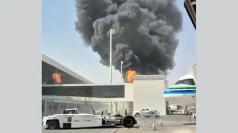 সৌদির সব বিমানবন্দরে হামলার হুঁশিয়ারি হুথিদের
