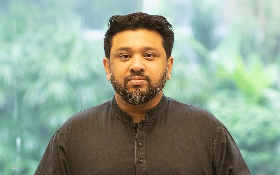 বিপুল ভোটে বিজয়ী হুম্মাম কাদের