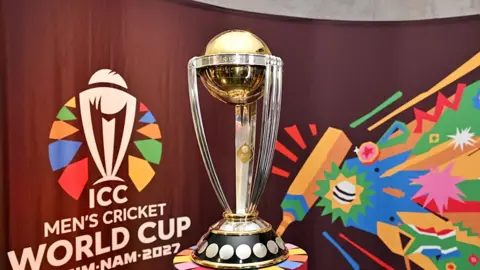বিশ্বকাপ টিকিটের জন্য ১২ দিনে দেড় কোটি আবেদন
