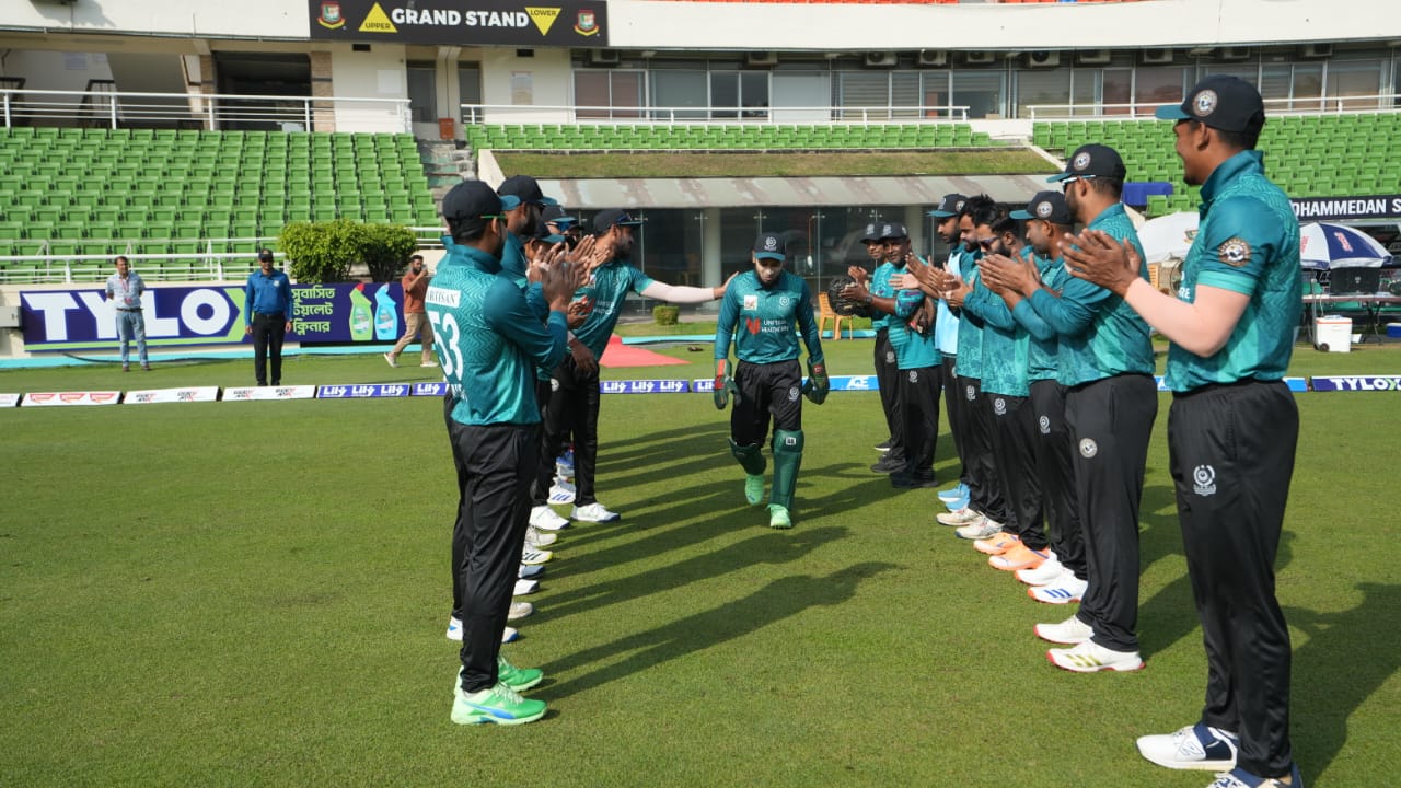 মুশফিকের জন্য মানপত্র