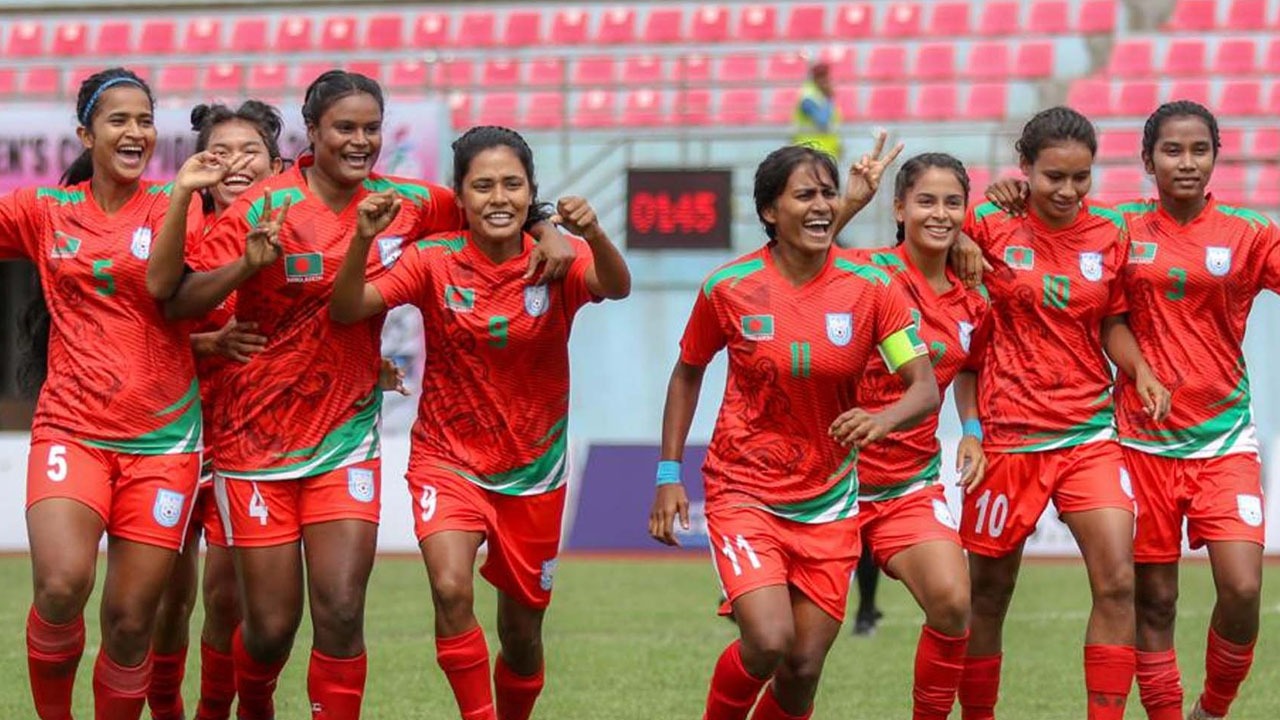 ভুটানের লিগে ১০ নারী ফুটবলার