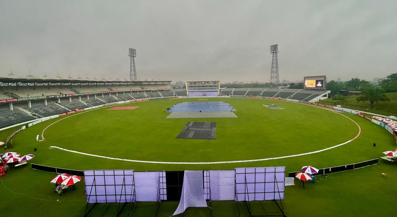 বাংলাদেশ-জিম্বাবুয়েকে অপেক্ষায় রেখেছে বৃষ্টি
