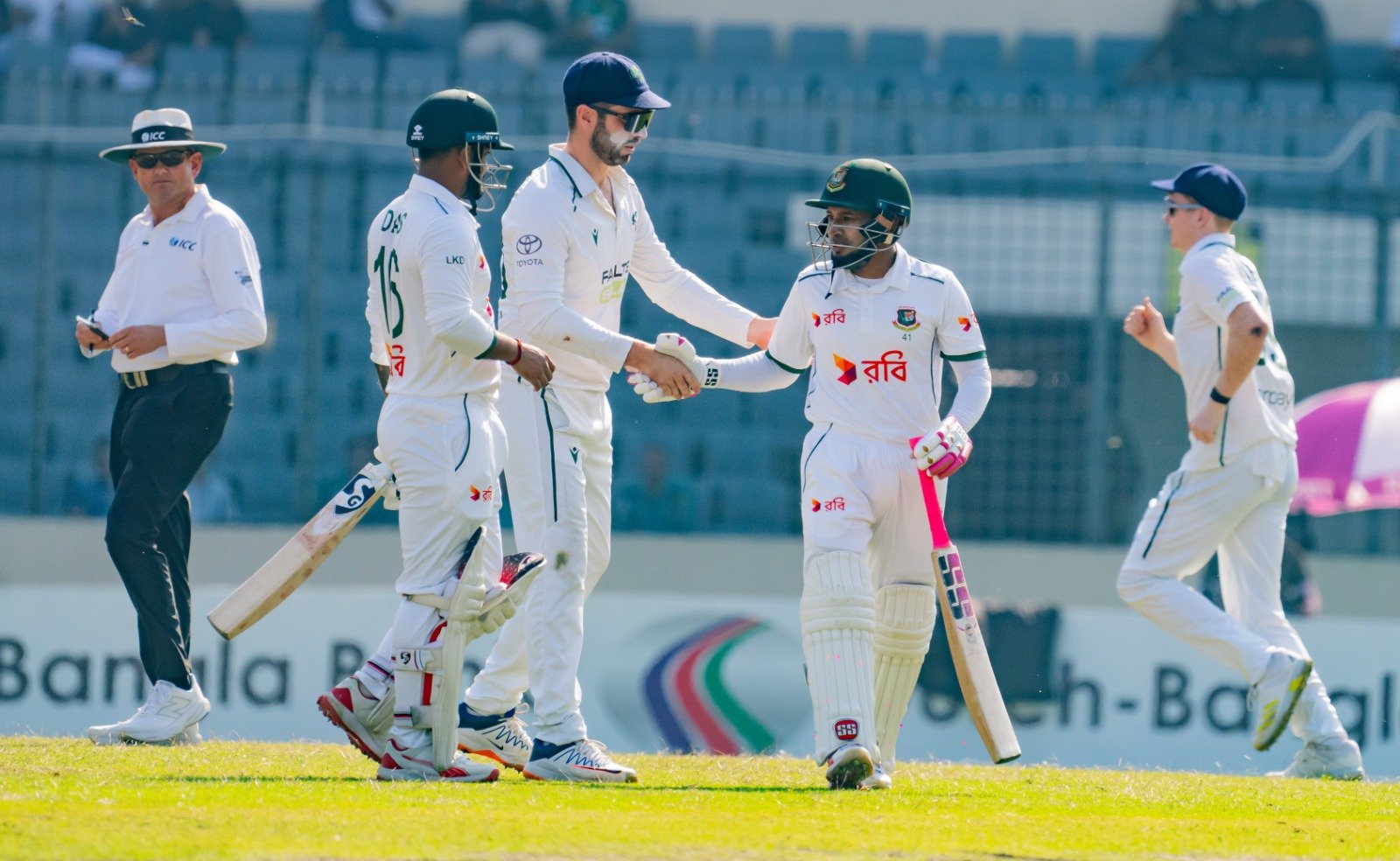 ৪৭৬ রানে থামলো বাংলাদেশ