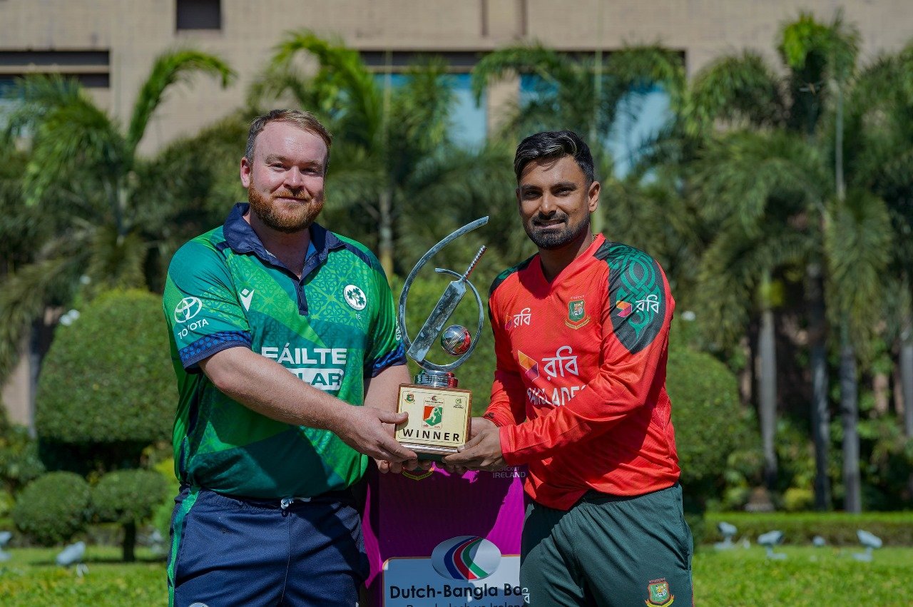 টি-টোয়েন্টি সিরিজের ট্রফি উন্মোচন