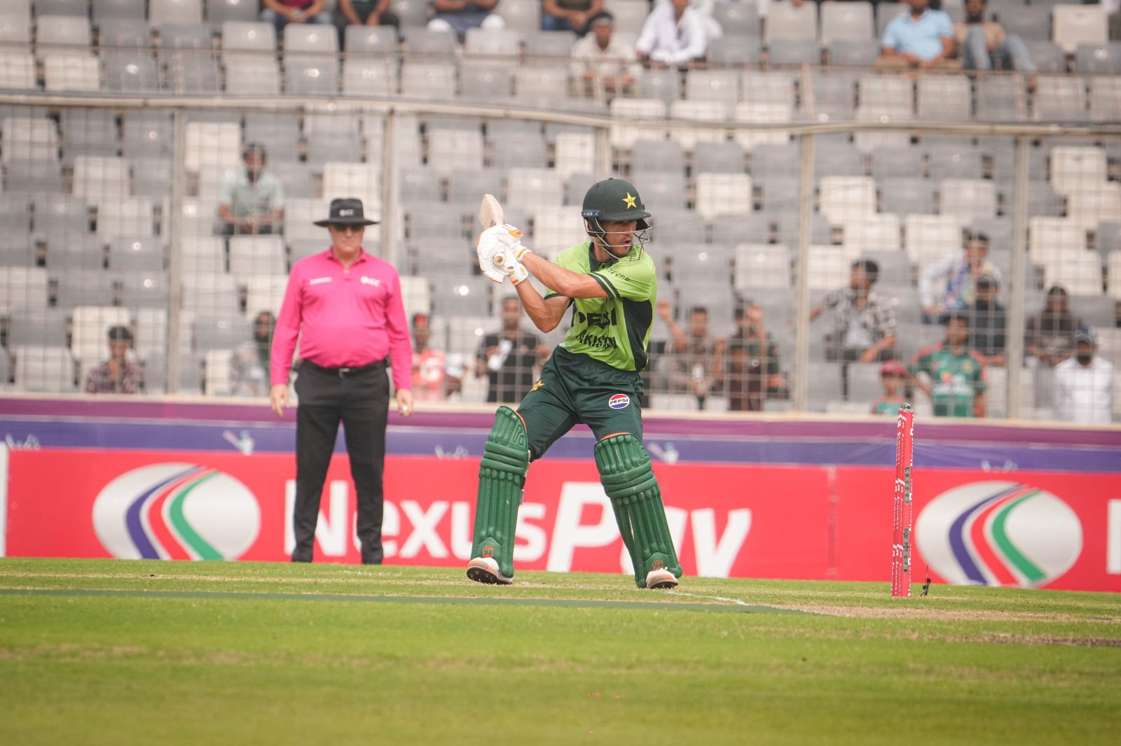 সাদাকাতের ঝড়ো ব্যাটিংয়ে ভালো শুরু পাকিস্তানের