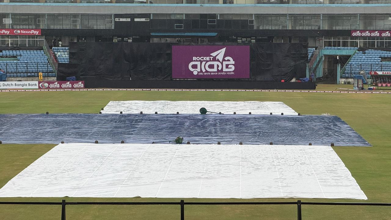 বন্দরনগরীতে বৃষ্টি, নির্ধারিত সময়ে খেলা শুরু নিয়ে শঙ্কা
