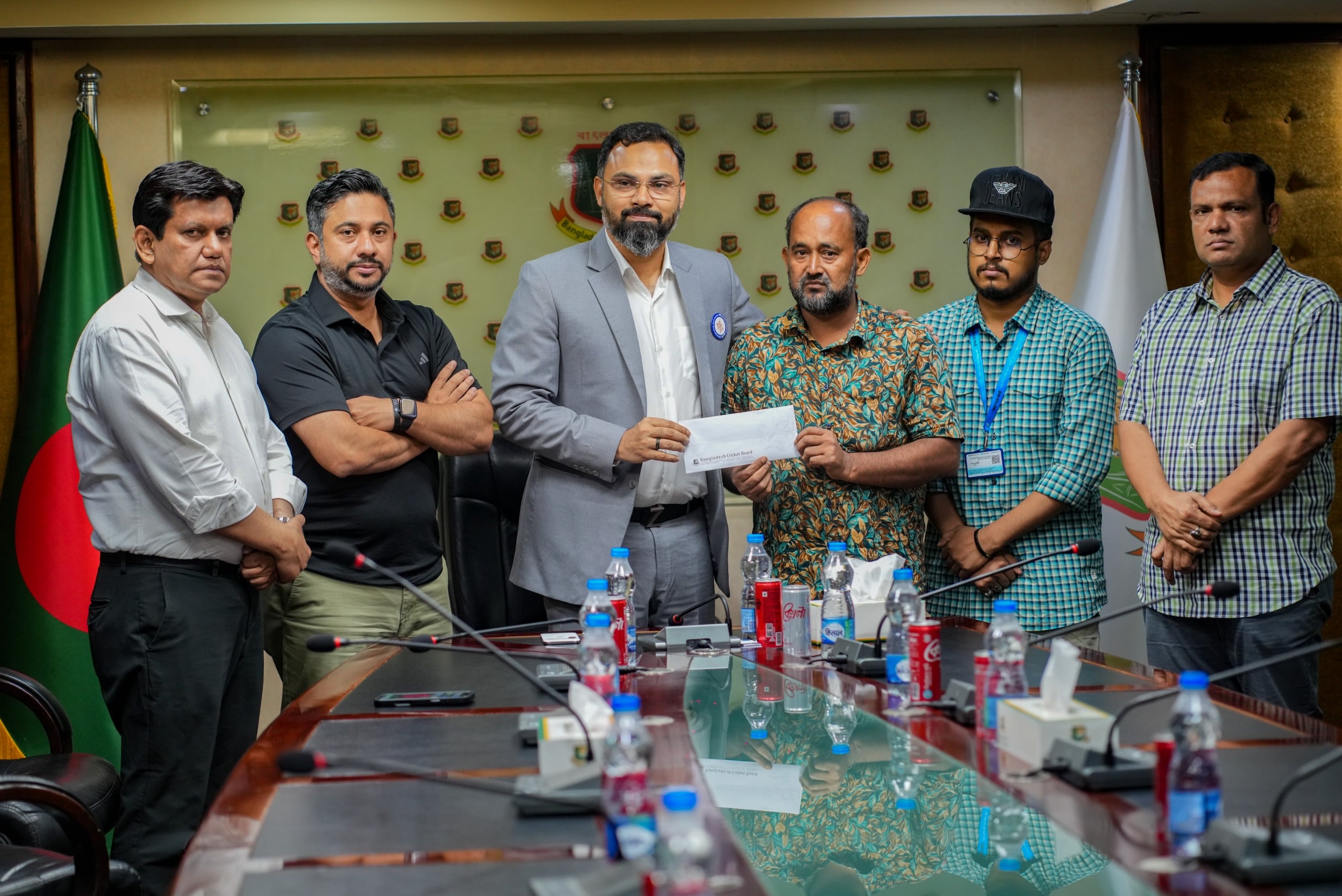 ক্যানসারে আক্রান্ত অনূর্ধ্ব-১৮ ক্রিকেটার হৃদয়ের পাশে বিসিবি