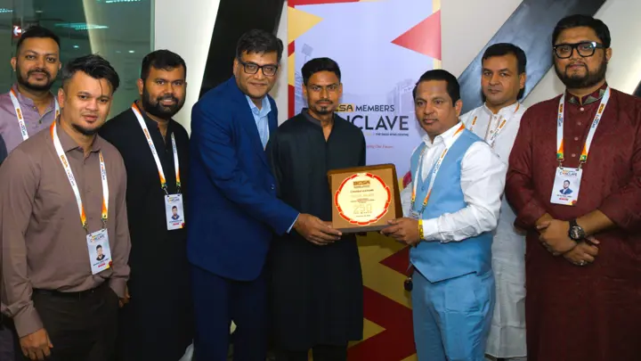 সর্বোচ্চ টেস্ট উইকেট শিকারি তাইজুলকে বিসিএসএর বিশেষ সম্মাননা