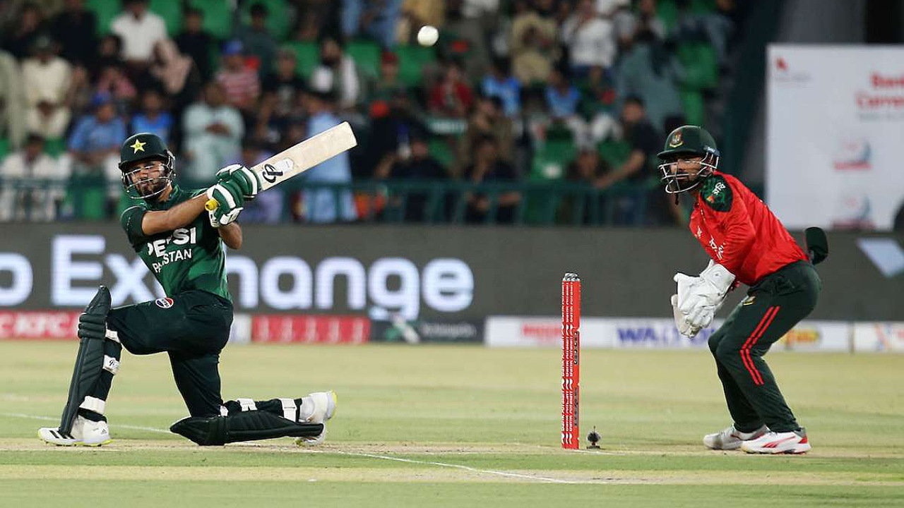 বাংলাদেশের এলোমেলো বোলিং-ক্যাচ মিস, পাকিস্তানের বড় সংগ্রহ
