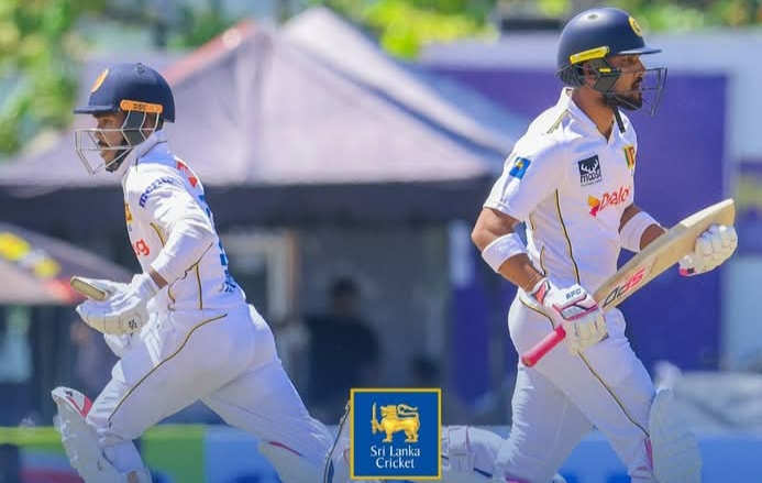 ৩০ বছর পর ওপেনিংয়ে লঙ্কানদের দুই ডানহাতি ব্যাটসম্যান