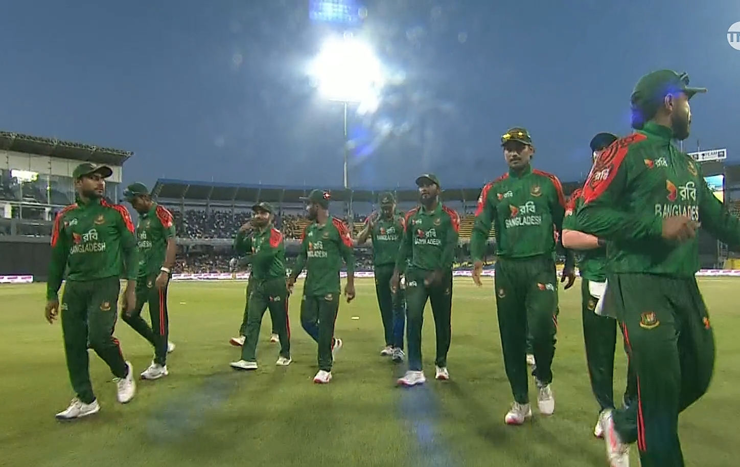 ২৪৪ রানে অলআউট শ্রীলঙ্কা
