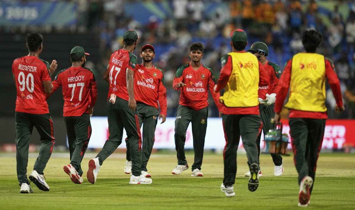টিভির পর্দায় বাংলাদেশ -শ্রীলঙ্কার লড়াই