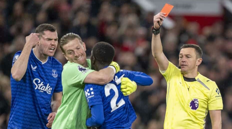 মাথা গরমের ম্যাচে ম্যানইউয়ের হার