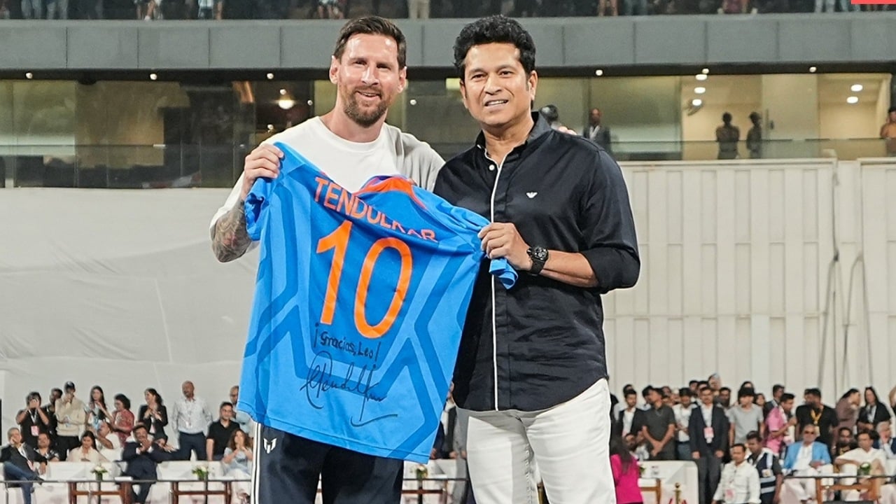 দুই কিংবদন্তির মিলনমেলায় মাতল মুম্বাই