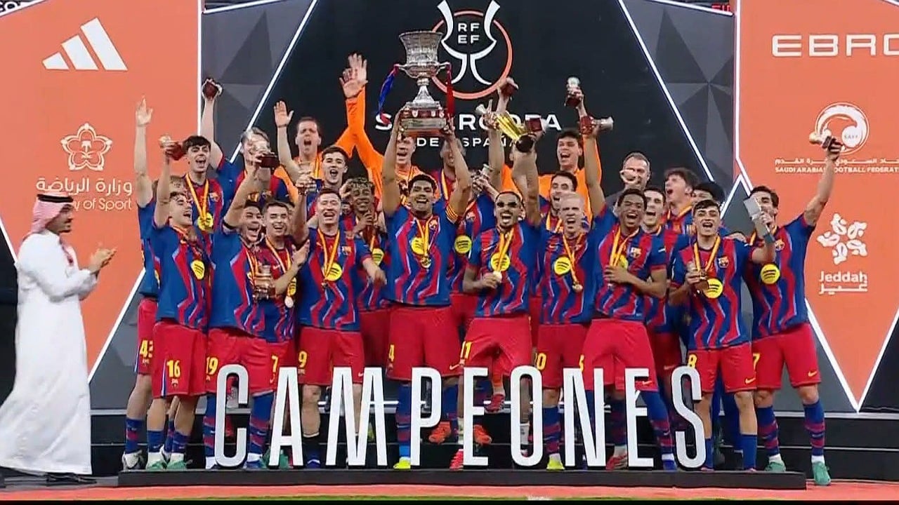 রাফিনহার জোড়া গোলে সুপার কাপ চ্যাম্পিয়ন বার্সেলোনা