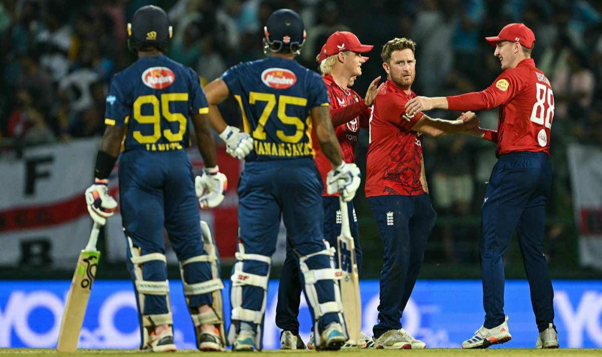 ইংল্যান্ডের কাছে হারল শ্রীলঙ্কা