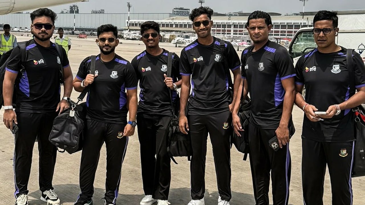 চট্টগ্রামে পৌঁছেছে টি-টোয়েন্টি দল