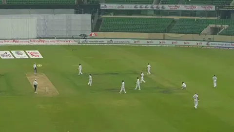 এক ঘণ্টা বন্ধের পর খেলা শুরু