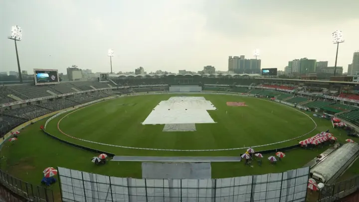 আলোকস্বল্পতায় আগেই শেষ হলো খেলা, বাংলাদেশের লিড ১০৬ রানের