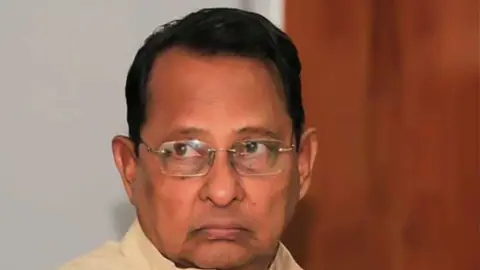 ঢাকা মেডিকেলে জরুরি বিভাগে নেওয়া হলো ইনুকে