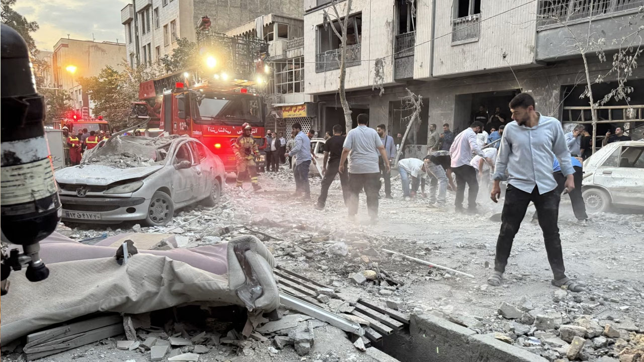 ইসরাইলের হামলায় ১০ আইআরজিসি সদস্য নিহত