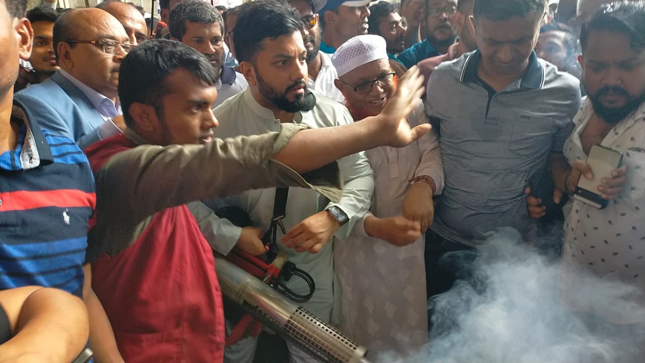 এবার নগরভবনে প্রশাসনিক কাজ শুরু করলেন ইশরাক