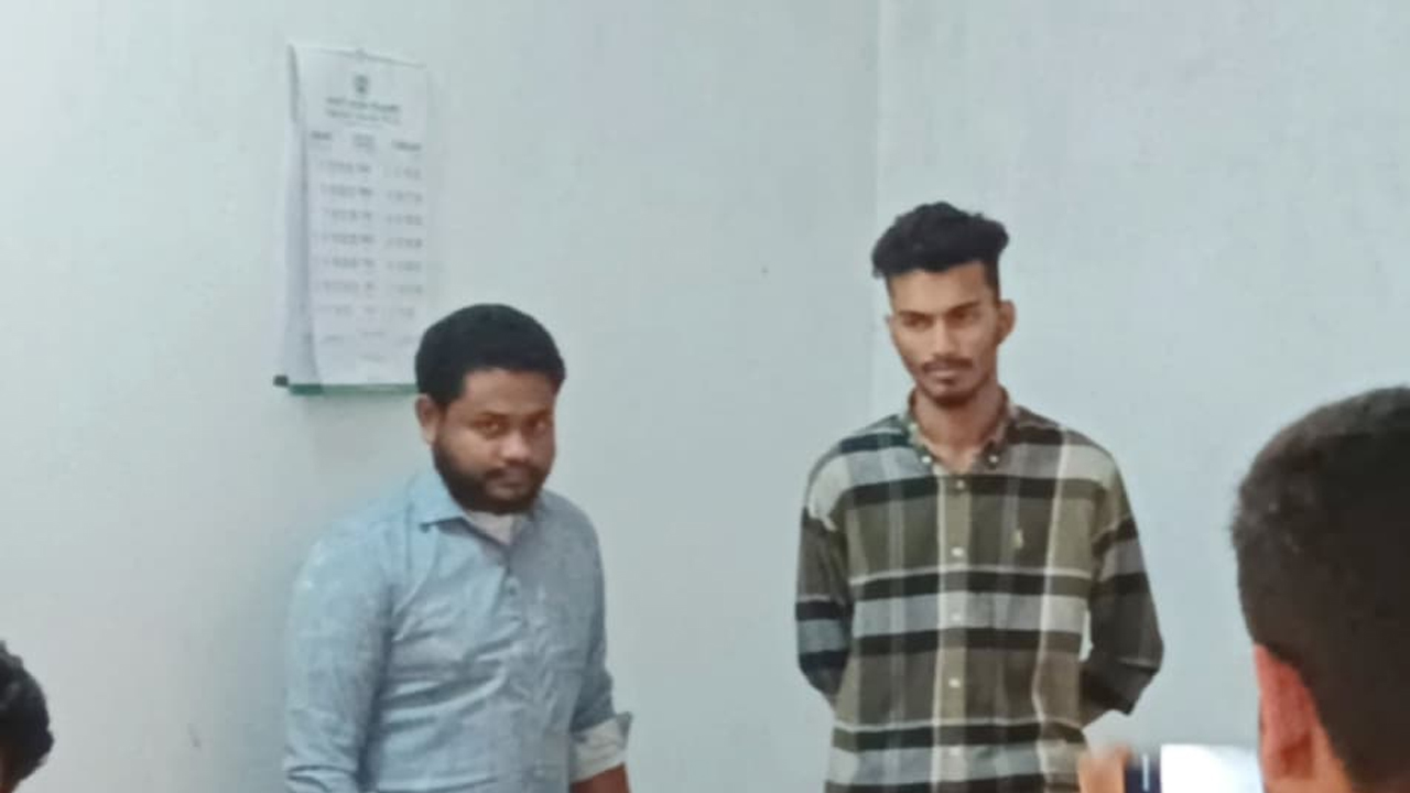 ইবিতে পরীক্ষা দিতে এসে ছাত্রলীগের ২ নেতা আটক