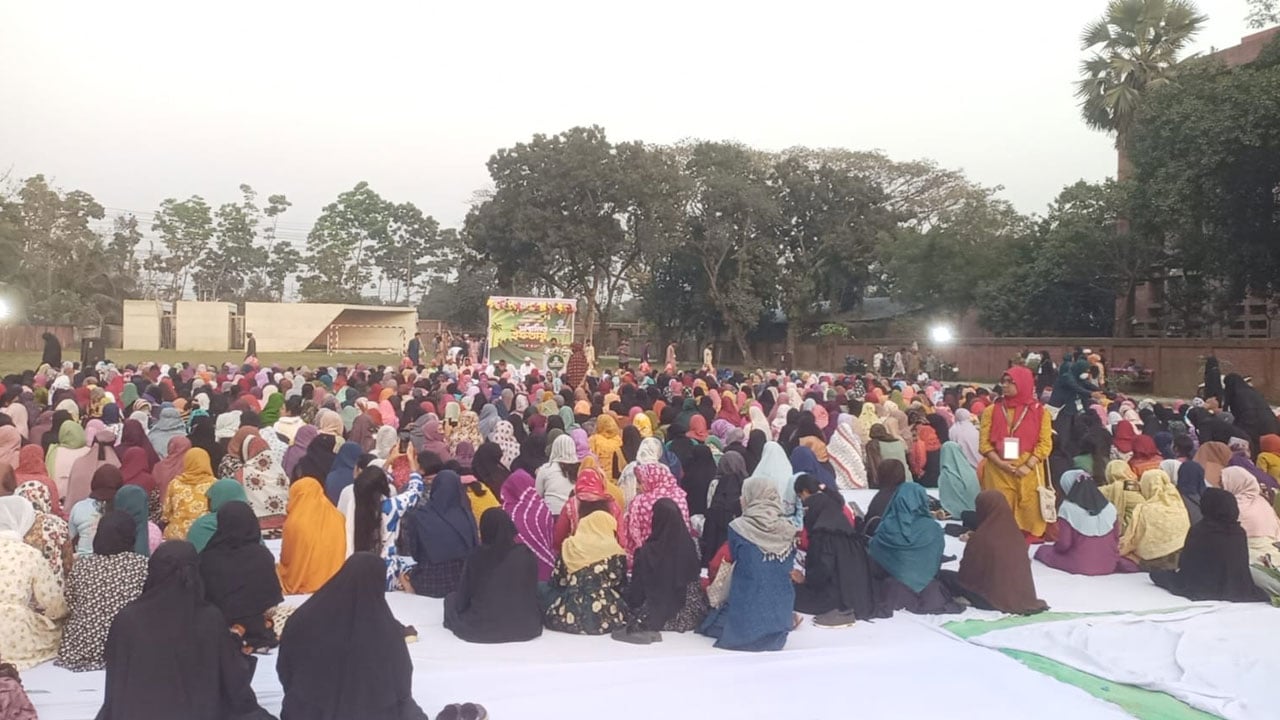 নারী শিক্ষার্থীদের সম্মানে জাবি শিবিরের ইফতার মাহফিল