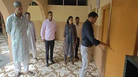 ভারতের উত্তরাখণ্ডে বন্ধ করে দেওয়া হচ্ছে একের পর এক মাদরাসা