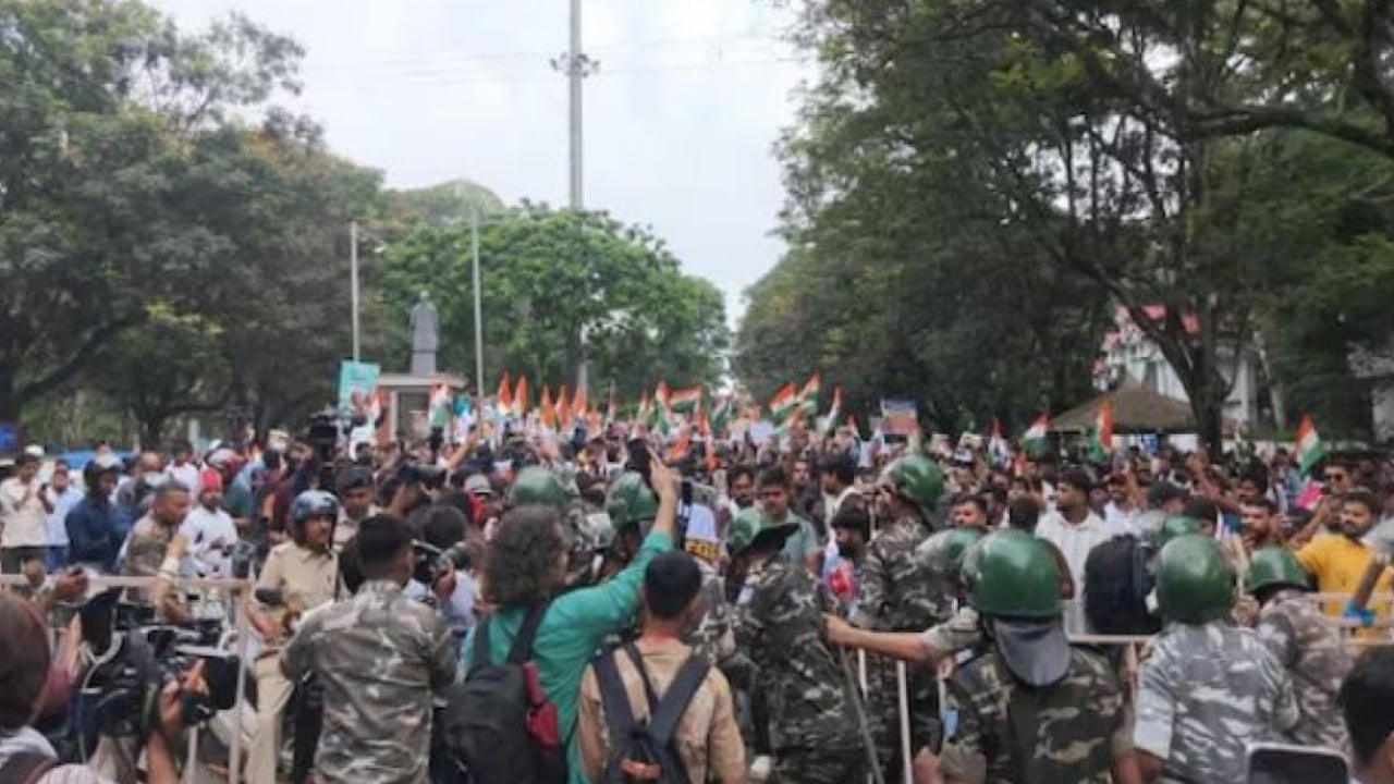 জেন-জি বিক্ষোভে উত্তাল ভারতের ঝাড়খণ্ড, বিধানসভার পথে বিক্ষোভকারীরা