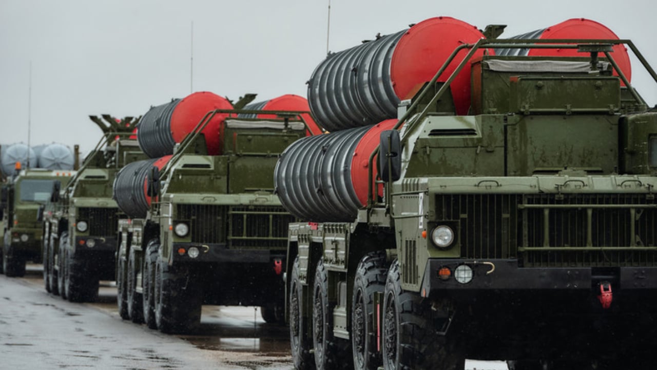 রাশিয়ার কাছ থেকে এস-৪০০ ক্ষেপণাস্ত্র কিনছে ভারত