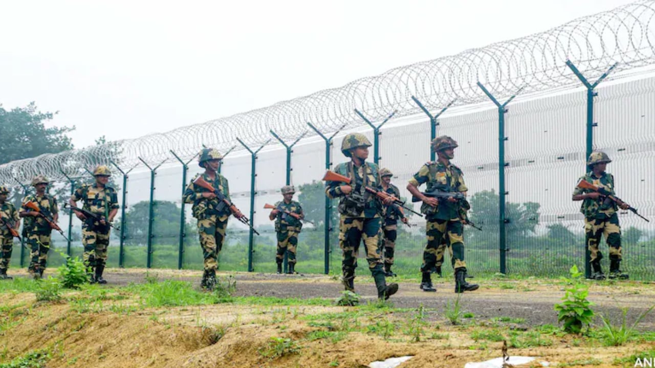 বাংলাদেশ সীমান্তের ৮০ শতাংশ স্থানে কাঁটাতারের বেড়া দিলো ভারত