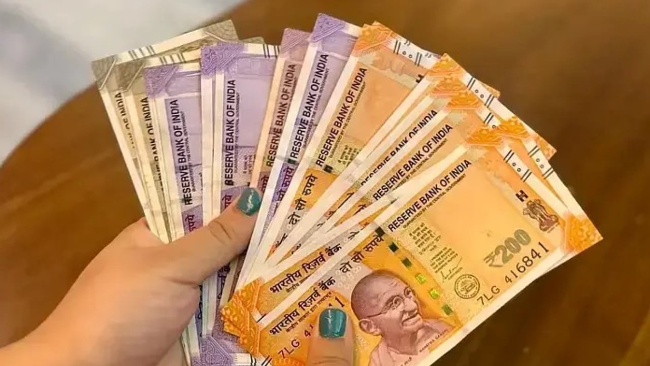 এশিয়ার সবচেয়ে মানহীন মুদ্রা এখন ভারতীয় রুপি