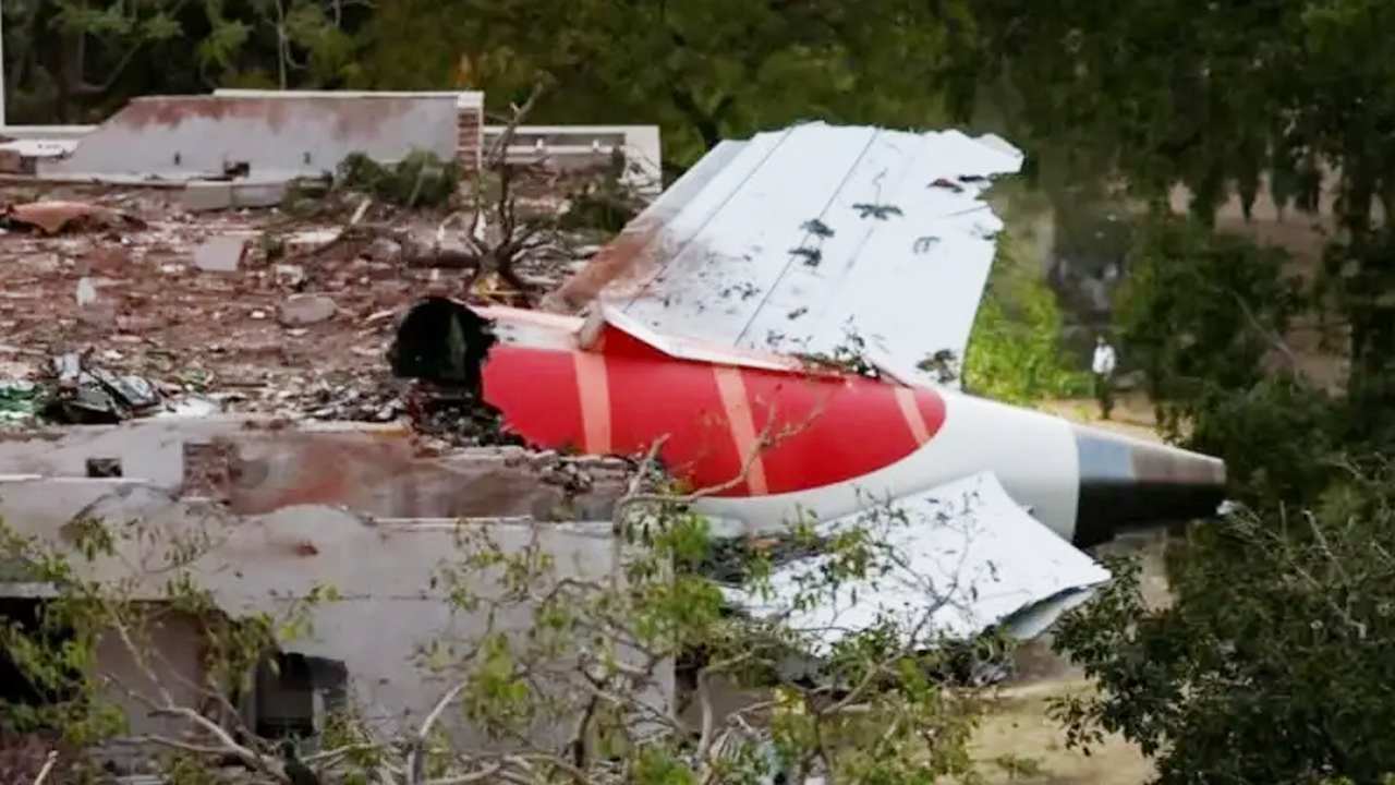 পাইলটদের কথোপকথনের রেকর্ডে বেরিয়ে এলো চাঞ্চল্যকর তথ্য