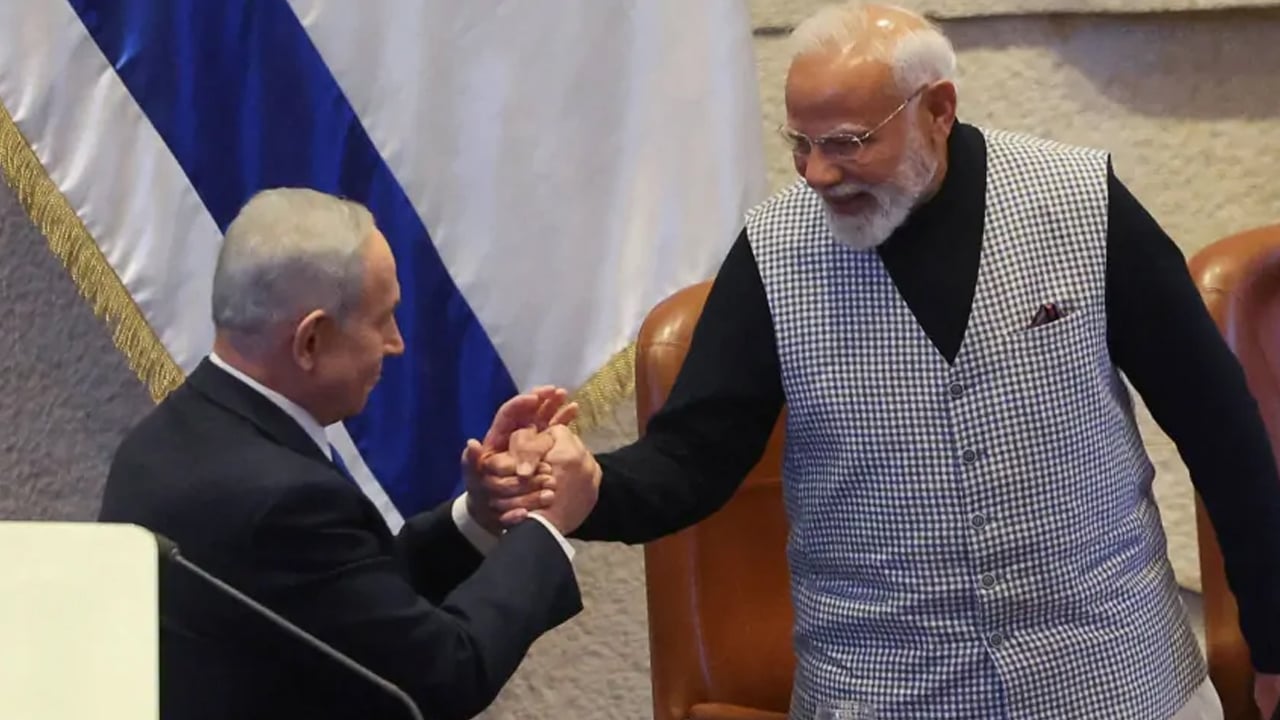 মোদি কি ইসরাইলের পাশে দাঁড়িয়ে ভুল করলেন?