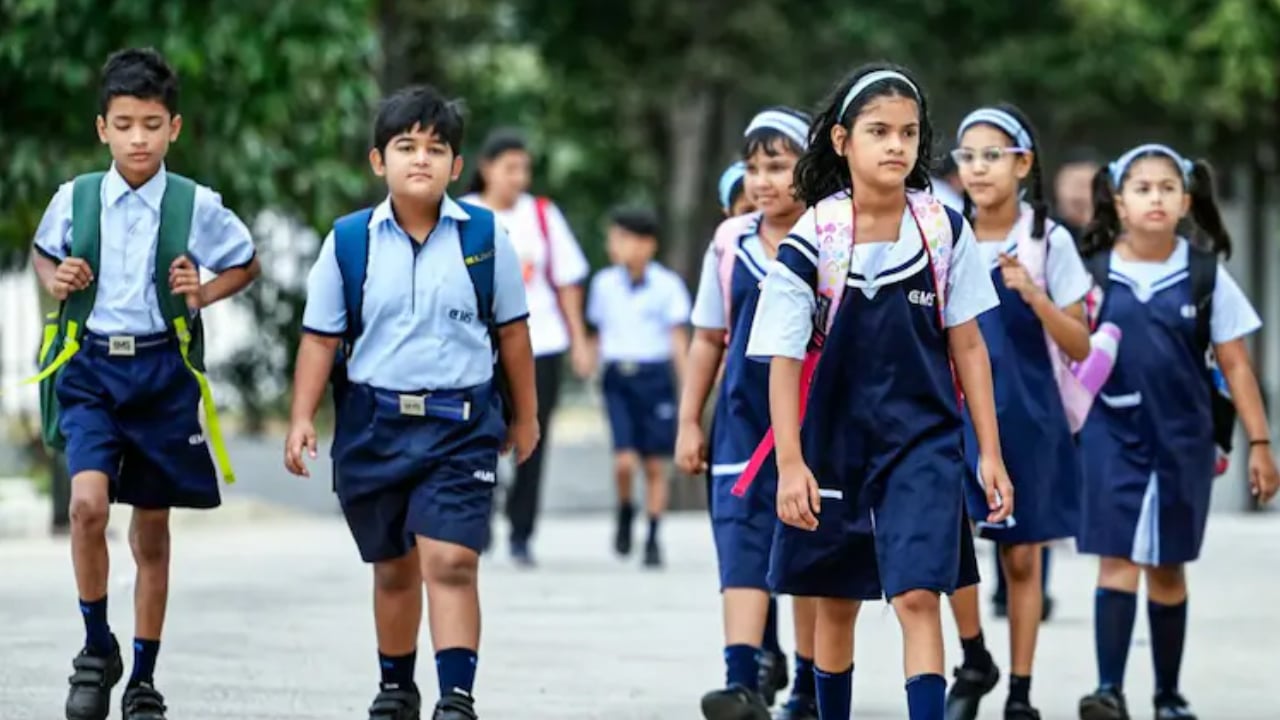ভারতে প্রতিদিন বন্ধ হচ্ছে ১৩ স্কুল