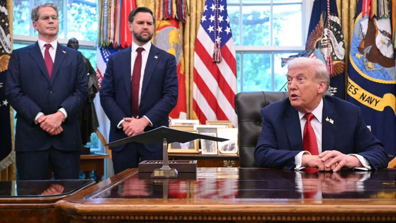 ট্রাম্পের ১০০ শতাংশ শুল্কে ভারতীয় ওষুধ খাতে বড় ধাক্কার আশঙ্কা