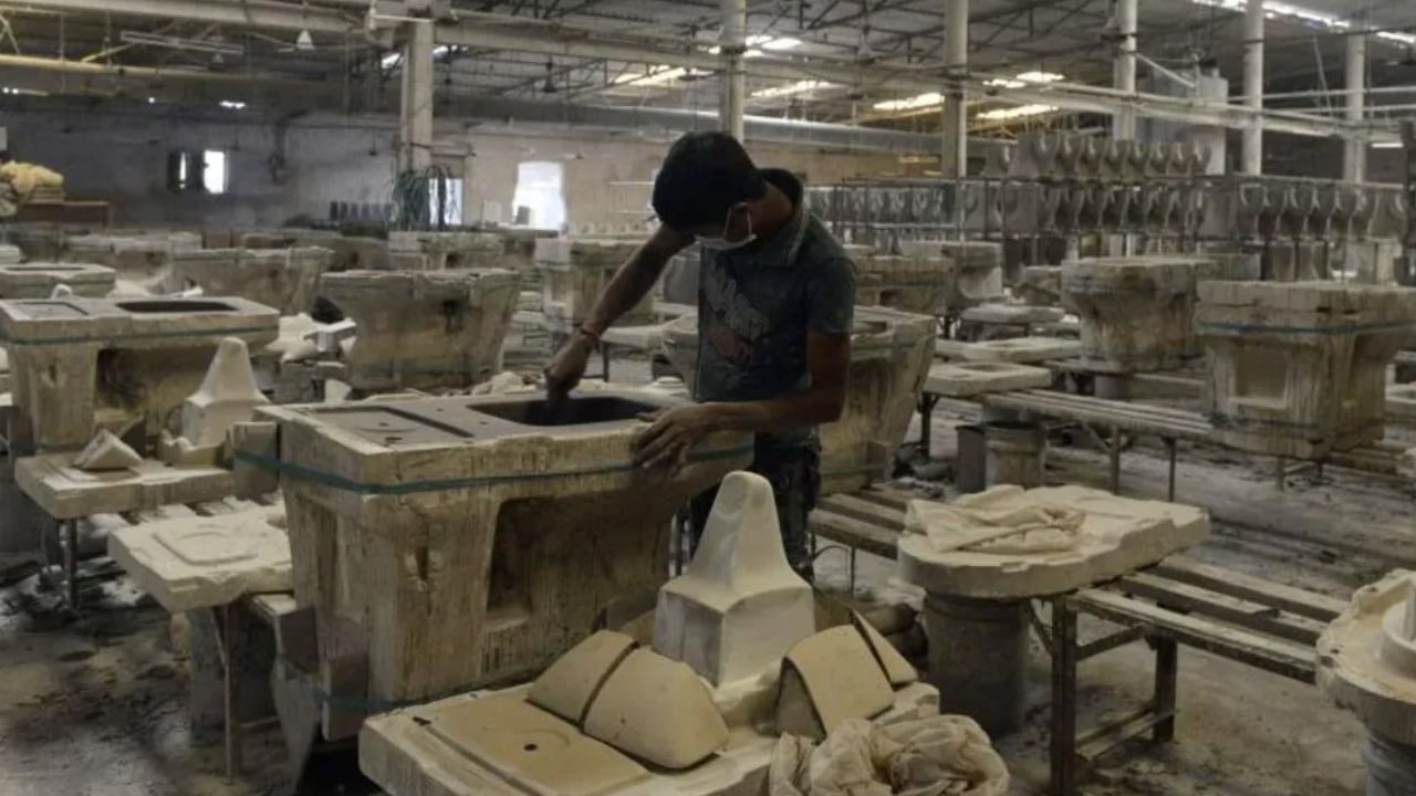 জ্বালানি সংকটে ভারতের সিরামিক শিল্পে ধস