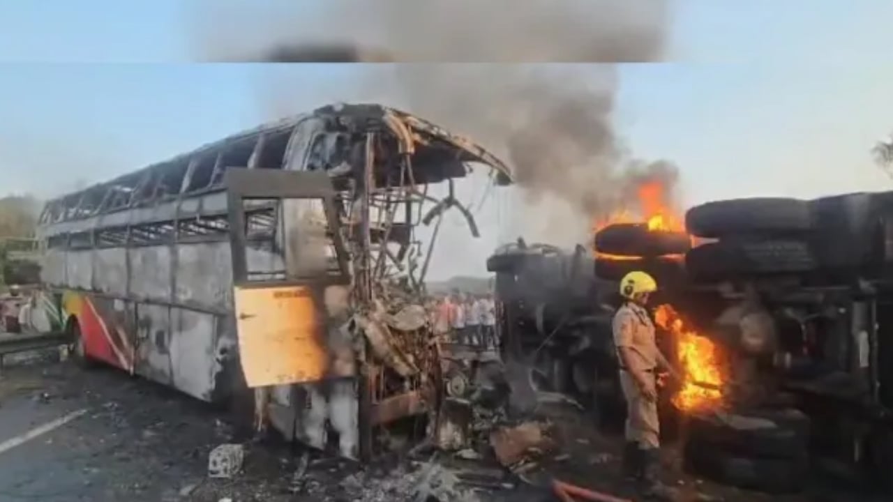 ভারতে বাস-লরি সংঘর্ষে নিহত ১২