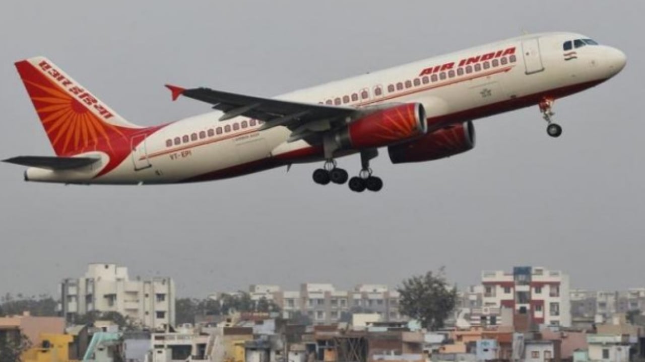 ভারতীয় বিমানের জন্য আকাশসীমা নিষেধাজ্ঞার সময় বাড়াল পাকিস্তান